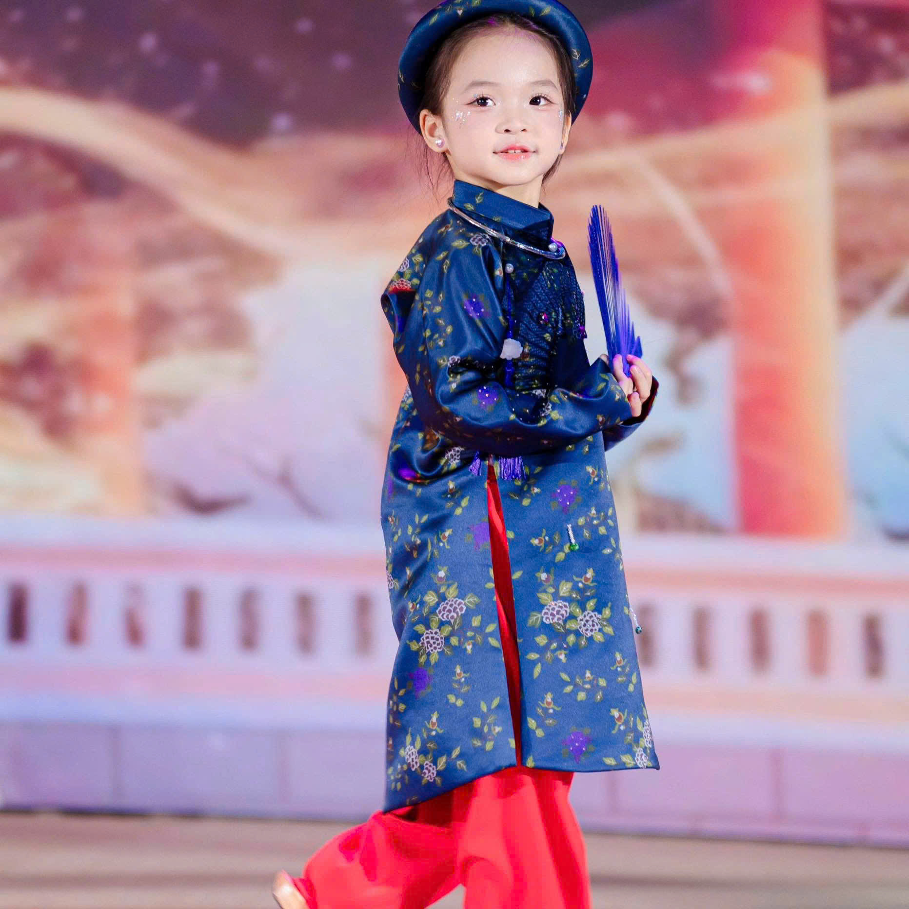 1z.239.su-gia-ao-dai-nhi-le-hoi-ao-dai-hai-phong-2026-3