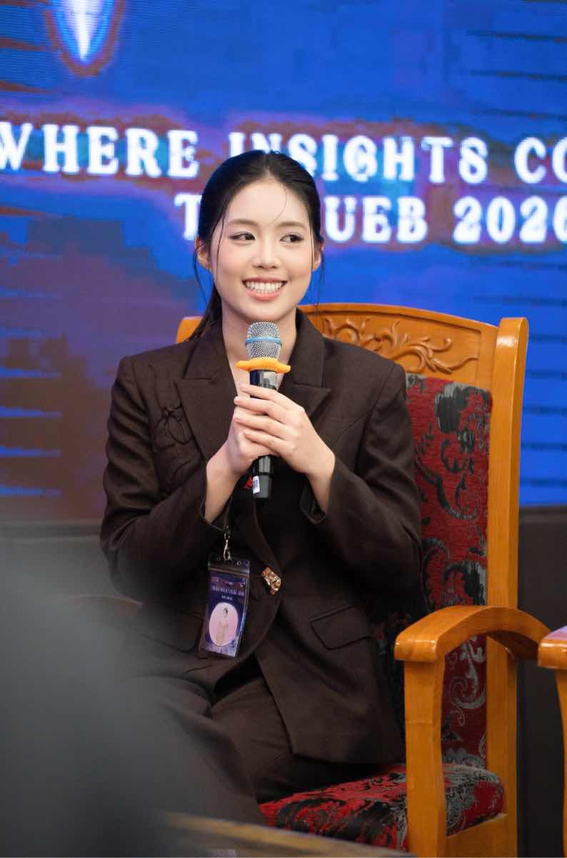 1z.263.TEDxUEB2026-truyen-thong-spotlight-viet-nam-4