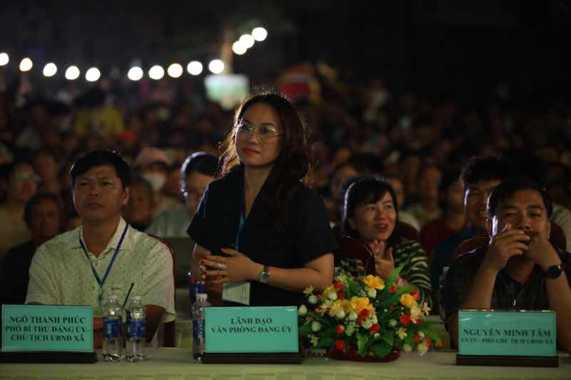 1z.700.long-hai-lung-linh-sac-bien-4-16