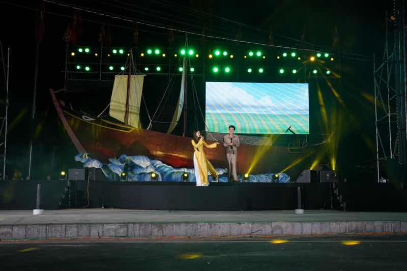 1z.700.long-hai-lung-linh-sac-bien-4-172