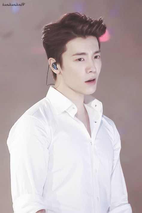 1z.839.Kpop-donghae-2