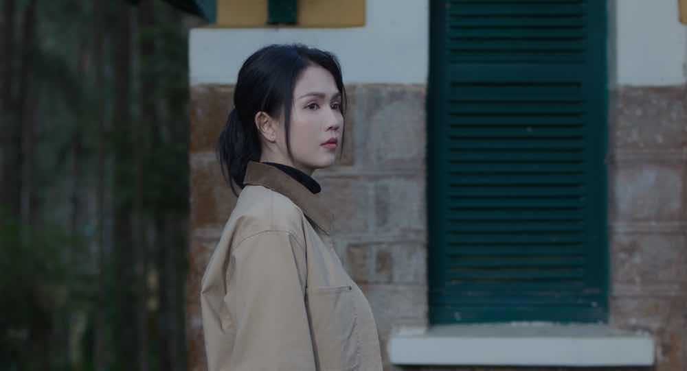 1z.840.xuan-lan-ngoc-trinh-tham-my-vien-am-phu-truyen-thong-spotlight-vietnam-1