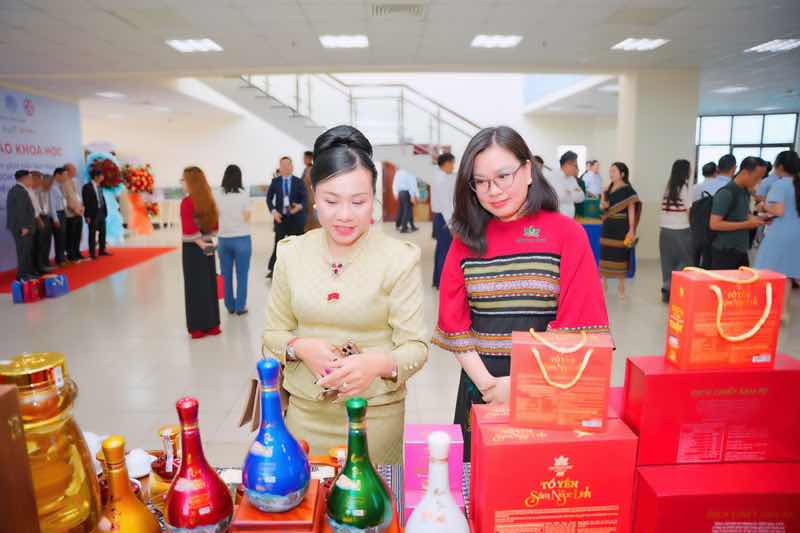 1z.842.ceo-le-pham-truyen-thong-spotlight-vietnam-4