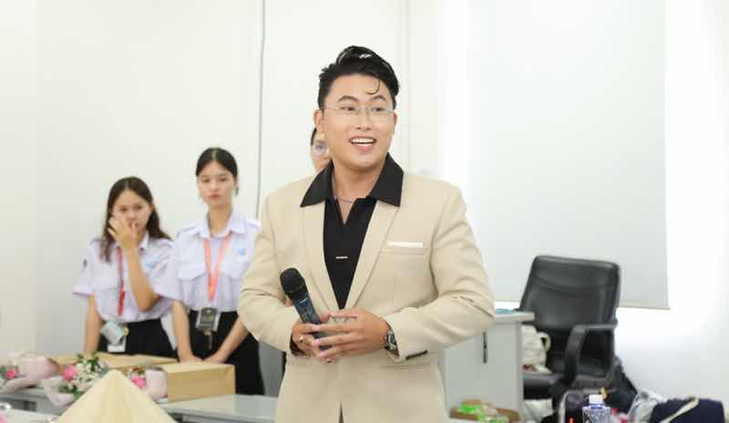 1z.848.quy-qun-the-mic-2024-2