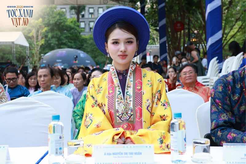 1z.858.toc-xanh-vat-ao-2026-truyen-thong-spotlight-vietnam-48