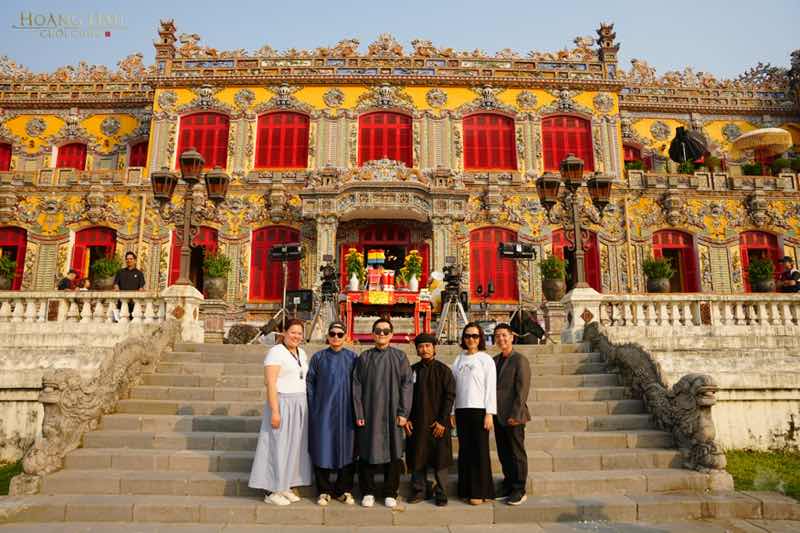 1z.868.hoang-hau-cuoi-cung-3