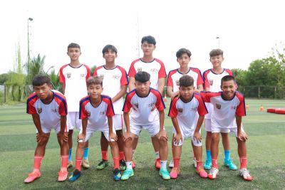 Danh thủ Nguyễn Hồng Sơn đưa ra giải pháp giúp các cầu thủ có thể hình thấp bé tự tin hơn trên sân cỏ
