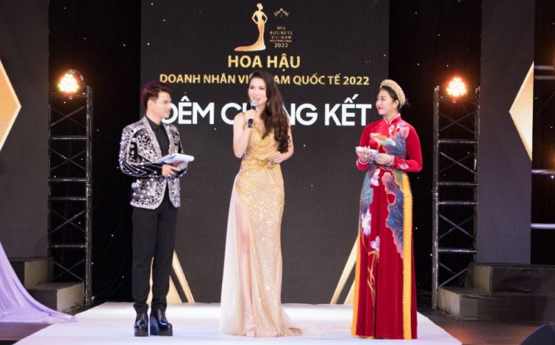 MC Phạm Trường Giang truyền lửa trong đêm chung kết Hoa hậu doanh nhân Việt Nam Quốc Tế 2022
