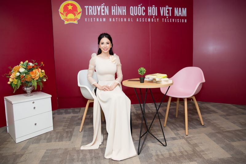 Hoa hậu Châu Ngọc Bích trải lòng sau nửa năm đăng quang Mrs Universe Ambassador 2018