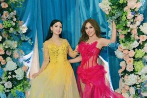 H&agrave; Phương rạng rỡ, đọ d&aacute;ng c&ugrave;ng em g&aacute;i Minh Tuyết trong tiệc mừng đ&aacute;m cưới Kim Cương của bố mẹ chồng tỉ ph&uacute;