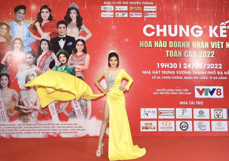 Á hậu Hà Linh rạng rỡ trong vai trò cố vấn BTC cuộc thi Hoa hậu Doanh nhân Việt Nam Toàn cầu 2022