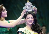 Nguyễn Phương Kh&aacute;nh đăng quang Miss Earth 2018