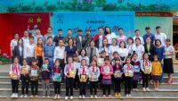 Hoa hậu N&ocirc;ng Thu&yacute; Hằng v&agrave; &Aacute; hậu Hoa Đan l&ecirc;n n&uacute;i mở &ldquo;Thư viện ước mơ&rdquo;