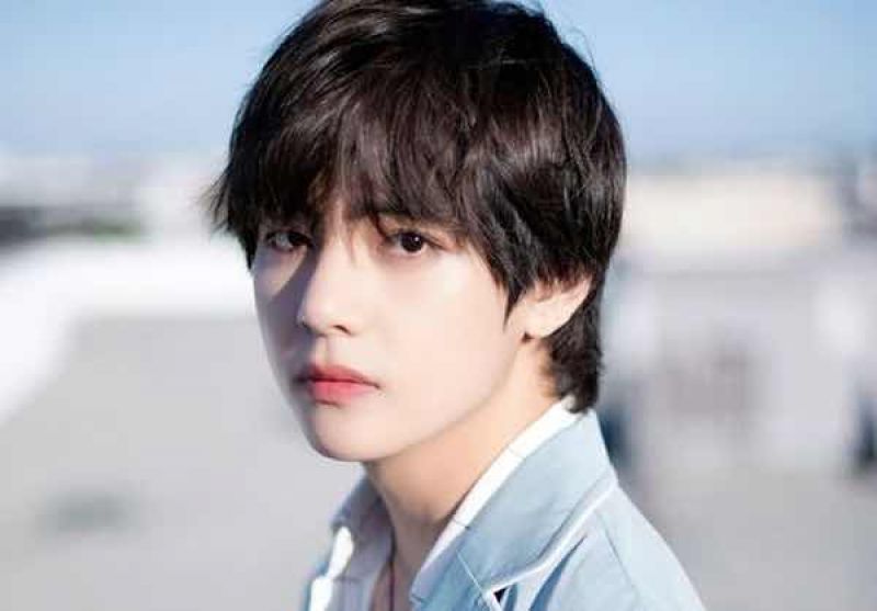 Một bức ảnh thay đổi số phận: Khoảnh khắc Kim Taehyung của BTS được ph&aacute;t hiện tại học viện nhỏ ở Daegu