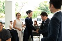 Hoa hậu Ch&acirc;u Ngọc B&iacute;ch ghi điểm với t&agrave; &aacute;o d&agrave;i truyền thống tại sự kiện