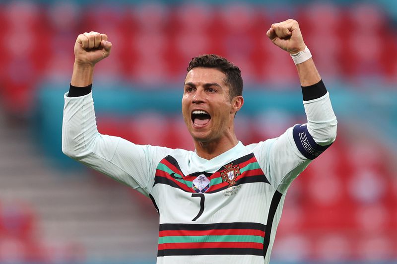 Ronaldo đi vào lịch sử EURO với những kỷ lục mới