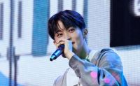 Mark gửi lời tri &acirc;n, kh&eacute;p lại h&agrave;nh tr&igrave;nh c&ugrave;ng NCT
