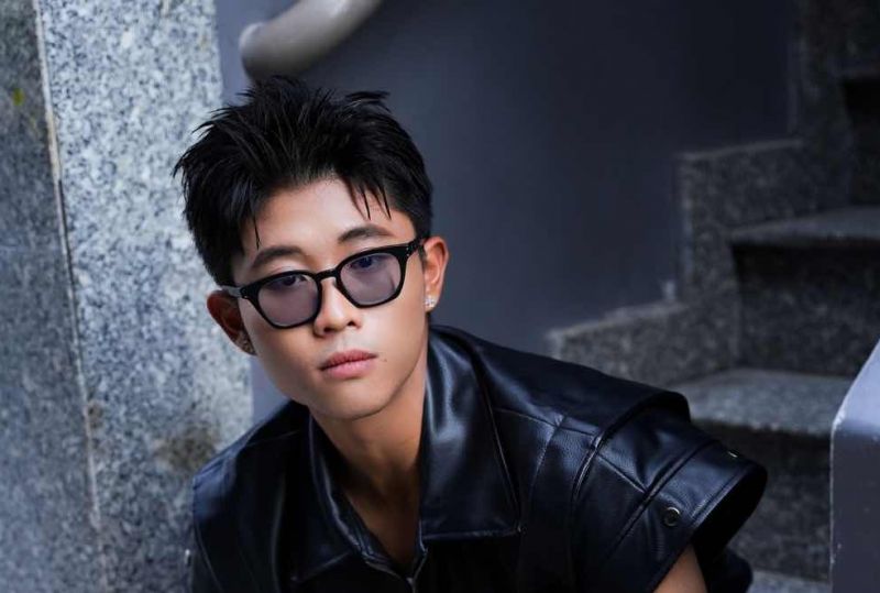 Phạm Văn Vinh Sang: H&agrave;nh tr&igrave;nh "Lột X&aacute;c" từ ph&ograve;ng Gym đến ống k&iacute;nh nghệ thuật