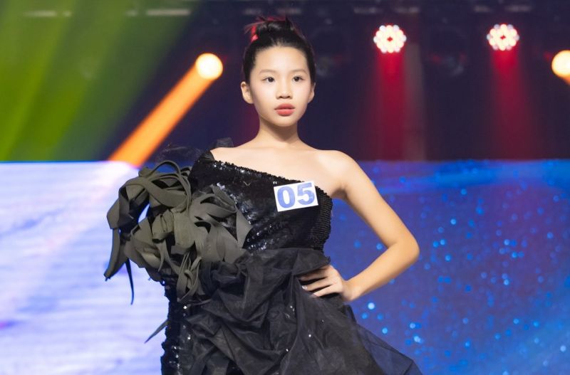 Mẫu nhí Phạm Ngọc Bích Vân đoạt giải thưởng Quán quân Fashion Model Talent Kid 2024