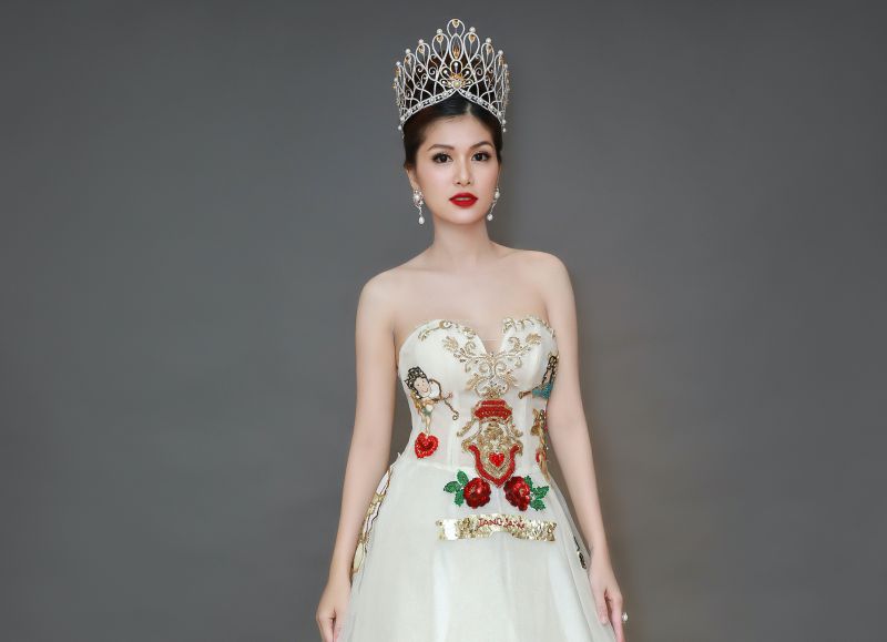 ''Hoa hậu 6 con'' Hồ Oanh Yến tham dự cuộc thi Hoa hậu Quý bà Hoàn Vũ - Mrs Universe 2020