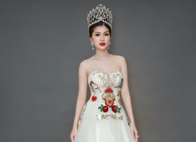 &#039;&#039;Hoa hậu 6 con&#039;&#039; Hồ Oanh Yến tham dự cuộc thi Hoa hậu Quý bà Hoàn Vũ - Mrs Universe 2020