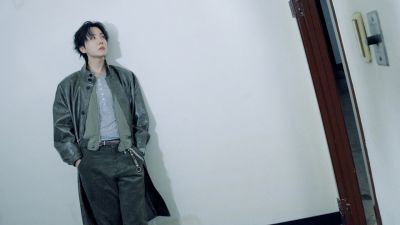 BTS h&eacute; lộ hậu trường MV Merry Go Round