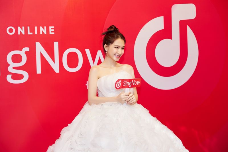 Hòa Minzy trở thành đại sứ của SingNow