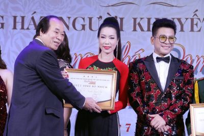 NSUT Trịnh Kim Chi, Mc Thanh Bạch nhận quyết định bổ nhiệm BGK &#039;Hội thi người khuyết tật&quot;