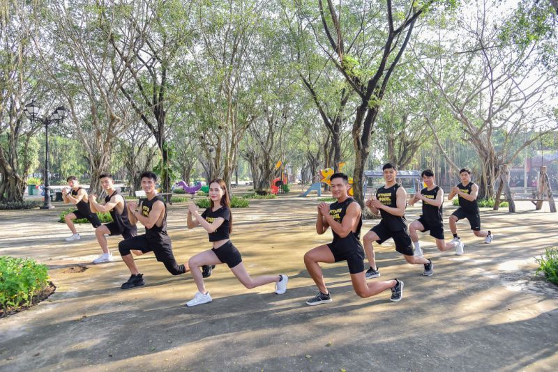 Thí sinh Vietnam Fitness Model 2021 cuồn cuộn cơ bắp… gói bánh tét!
