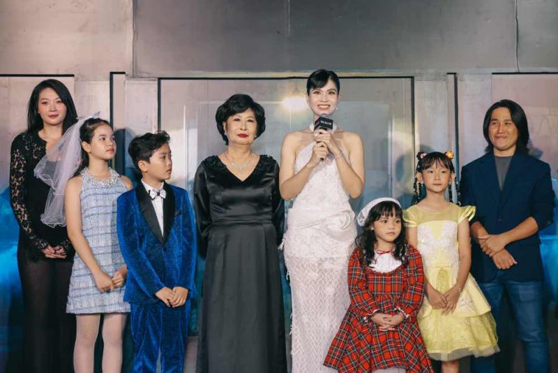 THẢM ĐỎ &ldquo;NH&Agrave; HAI CHỦ&rdquo;: D&Agrave;N SAO VIỆT ĐỔ BỘ, &Ecirc;-K&Iacute;P X&Uacute;C ĐỘNG V&Igrave; BỘ PHIM NHẬN ĐƯỢC SỰ CH&Agrave;O Đ&Oacute;N