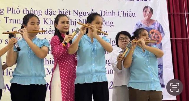 Học bổng Ánh Sen: Thắp ánh sáng từ ân tình gửi trao