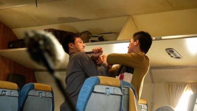 CÁC DIỄN VIÊN TRONG “TỬ CHIẾN TRÊN KHÔNG” TỰ THỰC HIỆN CẢNH HÀNH ĐỘNG, KHÔNG DÙNG ĐÓNG THẾ