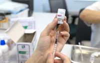 C&ocirc;ng bố danh s&aacute;ch 36 đơn vị đủ điều kiện nhập khẩu, kinh doanh vaccine