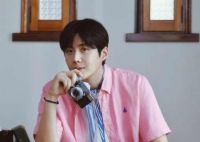 Kim Seon Ho bị BEANPOLE r&uacute;t quảng b&aacute; giữa b&ecirc; bối thuế