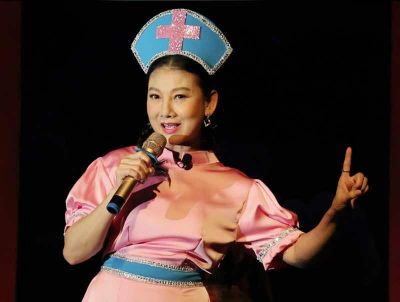 NSND duy nhất được b&aacute;o H&agrave;n tung h&ocirc; l&agrave; &ldquo;diễn vi&ecirc;n quốc d&acirc;n&rdquo;: U50 l&agrave; Gi&aacute;m đốc nh&agrave; h&aacute;t, tự nhận gi&agrave;u nhất giới nghệ sĩ