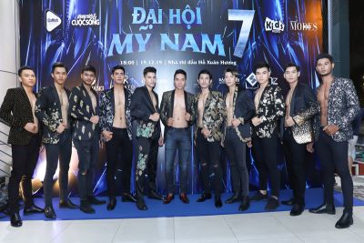 Dàn mỹ nam đốt mắt khán giả qua BST &#039;&#039;Honey&#039;&#039; của NTK Minh Hùng