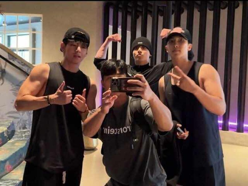 BTS gây sốt sau khi xuất ngũ: V được bình chọn là thành viên có màn “lột xác” ấn tượng nhất