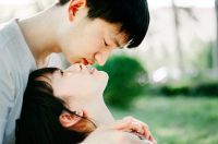 Cảm gi&aacute;c thế n&agrave;o khi h&ocirc;n người bạn g&aacute;i bị thối mồm?