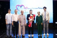 Vũ Mạnh Cường x&uacute;c động trước t&igrave;nh cảm của người con rể d&agrave;nh cho ba vợ