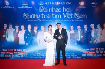 Doanh nhân Lê Kim và ekip tổ chức họp báo trước thềm Đại nhạc hội &#039;&#039;Những trái tim Việt Nam&#039;&#039;