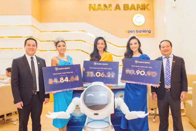Top 3 Hoa hậu Hoàn Vũ Việt Nam 2022 trải nghiệm không gian giao dịch số