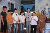 Anh Quân, Diễm Phương, Nam Cường, Ngọc Tiên rủ nhau đi trao quà cho mái ấm người già neo đơn