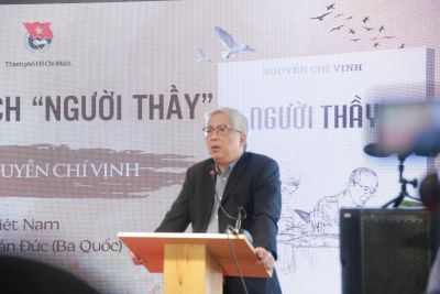Gần 6000 cuốn sách ''Người thầy'' của Thượng tướng Nguyễn Chí Vịnh đã đến tay bạn đọc