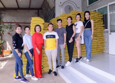 Mrs Taiwan International Global 2018 Châu Mai Thảo trao 1,3 tấn gạo cho bà con nghèo