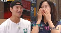D&agrave;n cast Running Man b&agrave;ng ho&agrave;ng, Song Ji Hyo rơi nước mắt khi nghe Kim Jong Kook kết h&ocirc;n