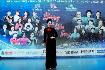 NSND Trịnh Kim Chi l&agrave;m tổng đạo diễn "Thương lắm miền Trung", quy&ecirc;n g&oacute;p được 1,3 tỷ tiền mặt v&agrave; nhiều vật phẩm