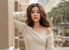 Hoa hậu Ho&agrave;n vũ Kh&aacute;nh V&acirc;n c&ugrave;ng Nam &Aacute; bank mừng Ng&agrave;y Phụ Nữ Việt Nam 20/10