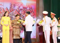 D&agrave;n Hoa hậu, si&ecirc;u mẫu lộng lẫy trong &aacute;o d&agrave;i Việt H&ugrave;ng trong chương tr&igrave;nh &ldquo;Giai điệu Tổ quốc&rdquo;