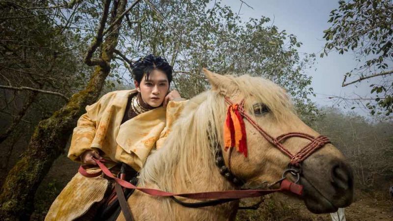 &Acirc;m hưởng d&acirc;n ca Th&aacute;i v&agrave; vẻ đẹp v&ugrave;ng cao trong MV nhạc Xu&acirc;n "Chồng ải chồng ai"