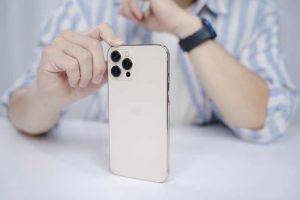 Có nên mua iPhone cũ mùa Black Friday?